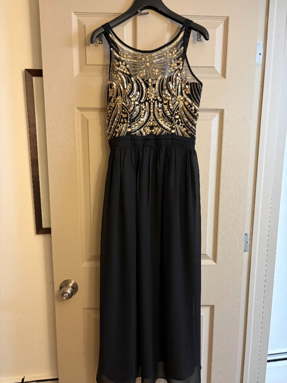 Robe de soirée Noire et Dorée strass perles